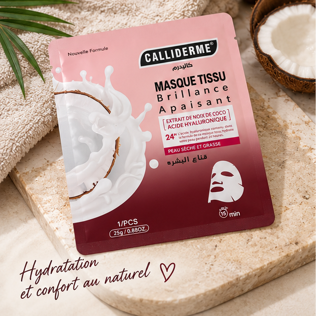 Masque tissu Calliderme dans une ambiance spa beige avec noix de coco et serviette