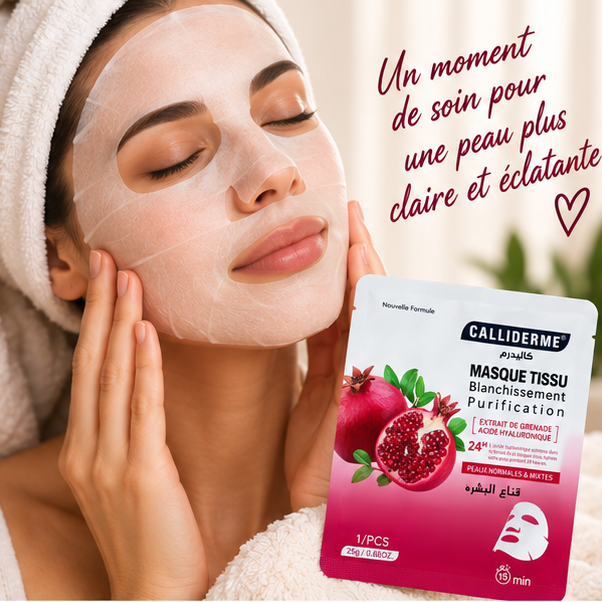 Femme portant un masque tissu et sachet Calliderme grenade